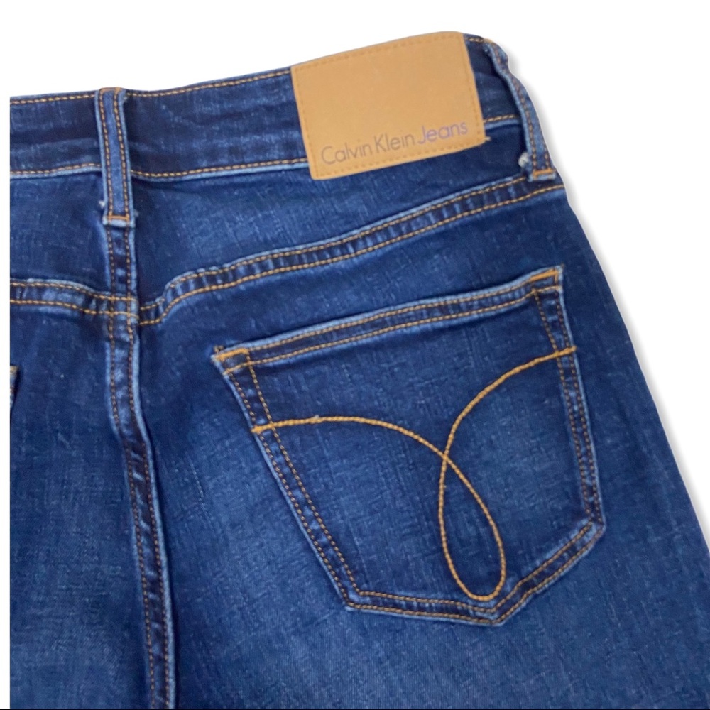 Calvin Klein Dark Wash Jean Shorts 9” Inseam Size 26 - Picture 8 of 8
